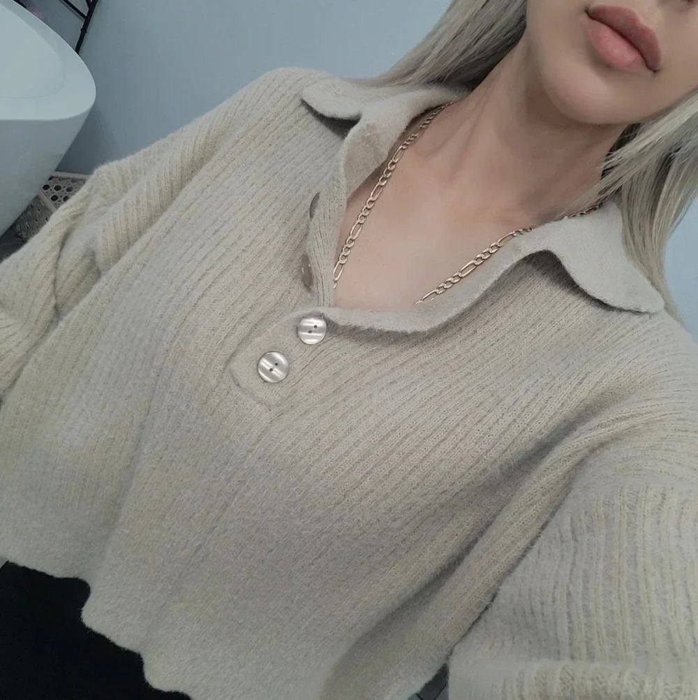No Comment Collared Sweater - Picture 2 of 12